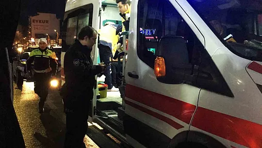 Elazığ'ın en işlek caddesinde bıçaklı kavga: 2 yaralı