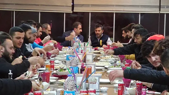 İş İnsanı Ercan'dan Sanayi Sitespor'a onur yemeği