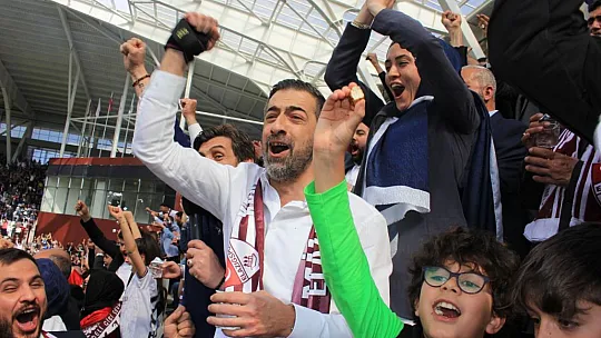Tribünlerden Işıkver'e Sevgi Seli