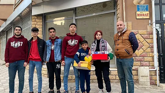 Gençlik 23 yürekleri ısıttı