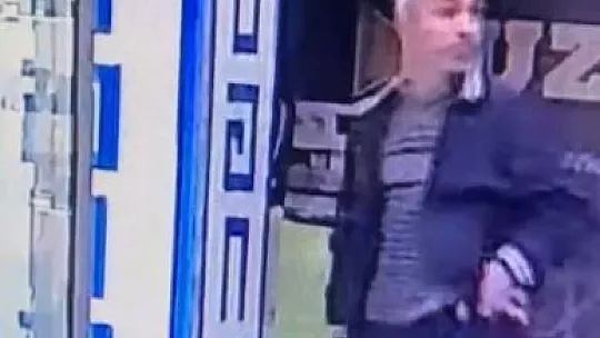 İlk önce telefonu çaldı ardından mağazaya girip fiyat sordu