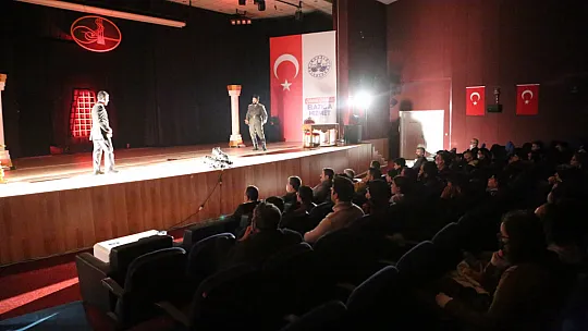 'Kumandan' Oyununa Elazığlılardan Büyük Beğeni
