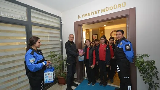 Öğrenciler Emniyet Müdürü Karayel ile bir araya geldi