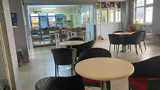 Okul kantinine giren kar maskeli hırsızlar, ne varsa çöp poşetine doldurup çaldı
