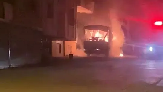 Elazığ'da Park Halindeki Araç Alev Alev Yandı