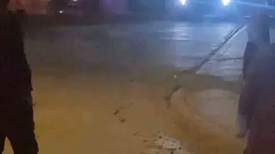 Elazığ'da Park Halindeki Araç Alev Alev Yandı