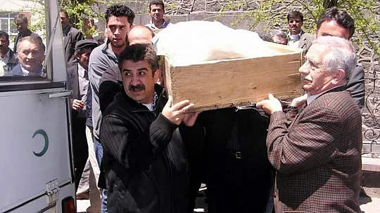 Sanatçı Burhan Çaçan hayatını kaybetti