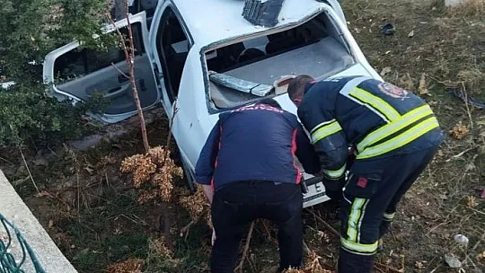 Sanayide İzinsiz Aldığı Araçla Mezarlığa Daldı: 1 Yaralı