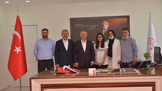 LGS Türkiye Birincisi Sare Yıldız, Gürtürk'ü Ziyaret Etti