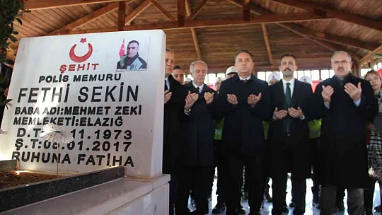 Şehit polis Fethi Sekin kabri başında anıldı
