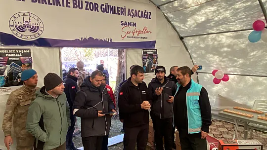 Selçuk Bayraktar, Elazığ Belediyesi Psikososyal Destek Çadırını Ziyaret Etti