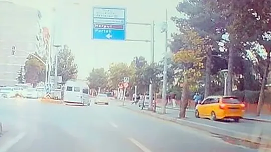 Elazığ'da Sürücü ve Yayanın Dikkatsizliği Kazaya Neden Oldu