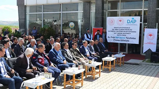 Elazığ'da Üreticilere Süt Sağım Makinası Dağıtıldı