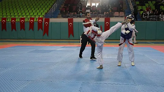 Taekwondo İl Şampiyonası başladı