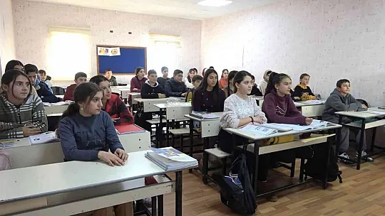 Elazığ'da eğitim gören Ahıska Türkü öğrencinin büyüyünce yapmak istediği meslek duygulandırdı