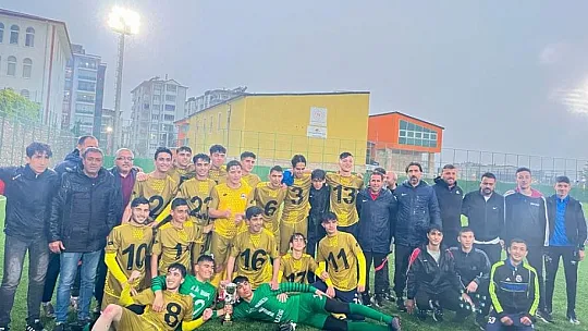 U16'da şampiyon İl Özel İdare