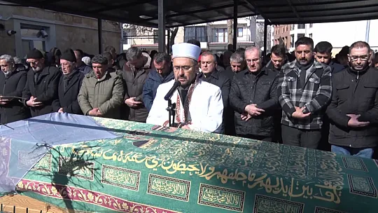 Akat Ailesi Elazığ'da Son Yolculuğuna Uğurlandı