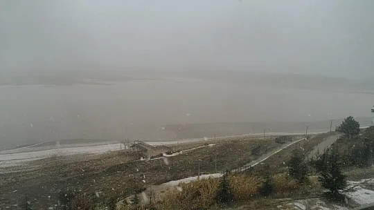 Cip Baraj Gölü Kıyısı Buz Tuttu