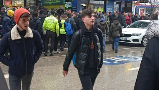 Gazi Caddesi'nde Gergin Anlar