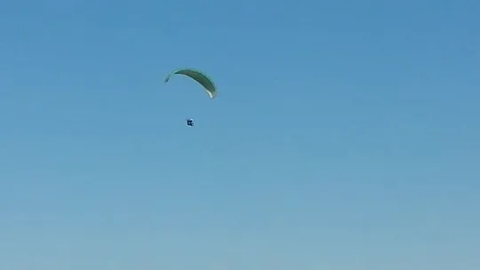 Yerden 350 metre yükseklikte top sektirdi