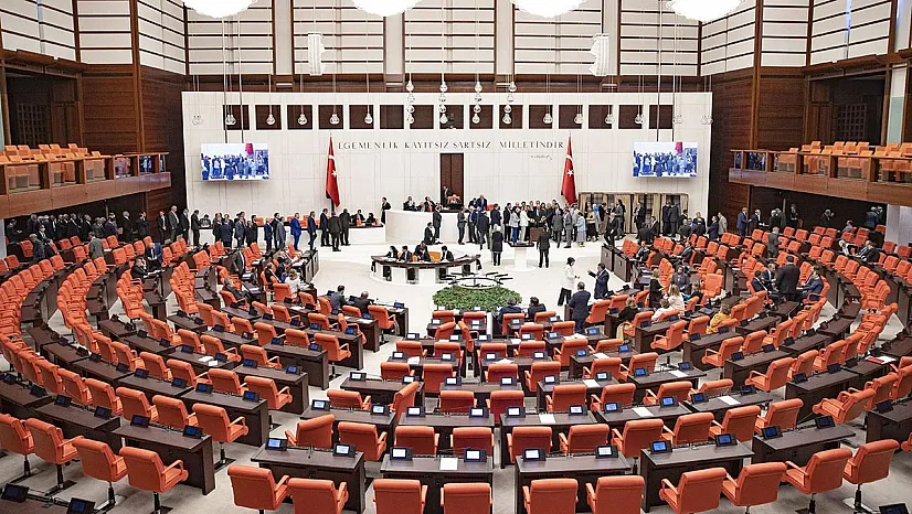Başörtüsü teklifi 336 milletvekilinin imzasıyla Meclis'te