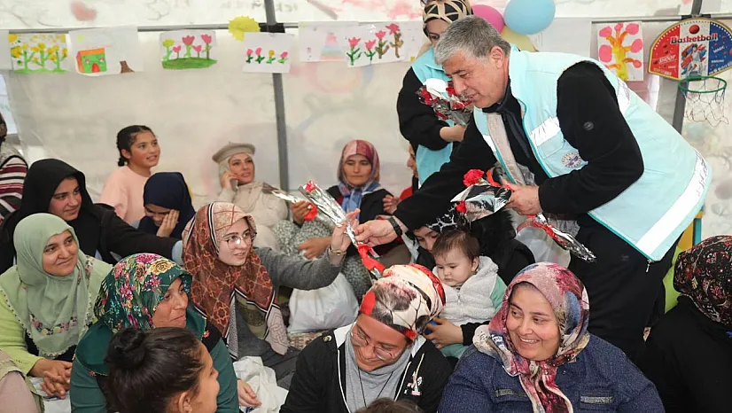 Elazığ Belediyesi depremzede kadınları yalnız bırakmadı