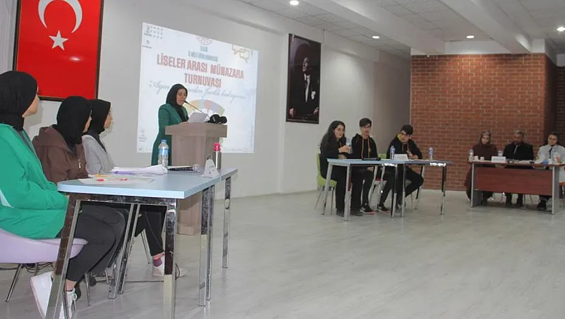 Elazığ'da 33 lisenin katılımıyla 'Münazara' turnuvasında start verildi