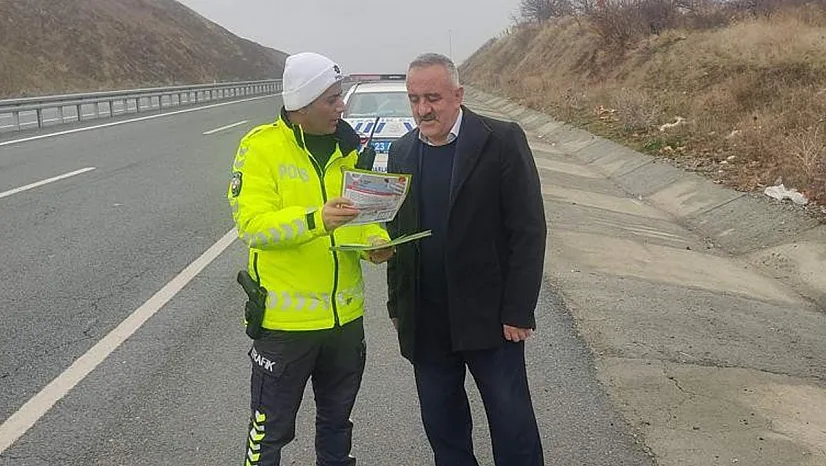 Elazığ'da vatandaşlar trafik kuralları konusunda bilgilendirildi