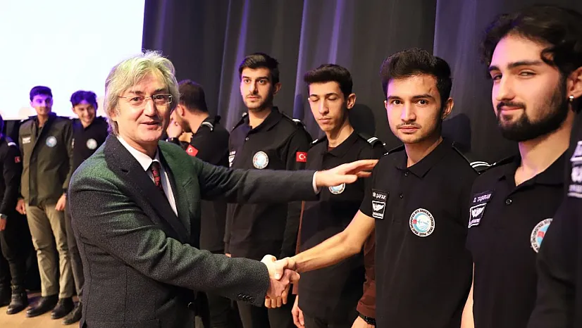 Sivil Havacılık Yüksekokulu Öğrencileri için Apolet Takma Töreni Düzenlendi