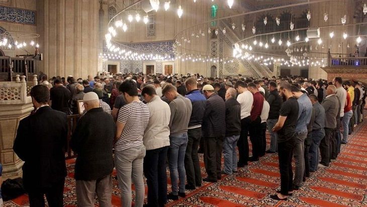 Rahmetinle Gel Ey Ramazan!