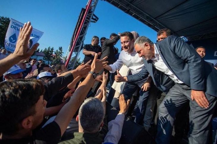 Meydanlar Isınıyor